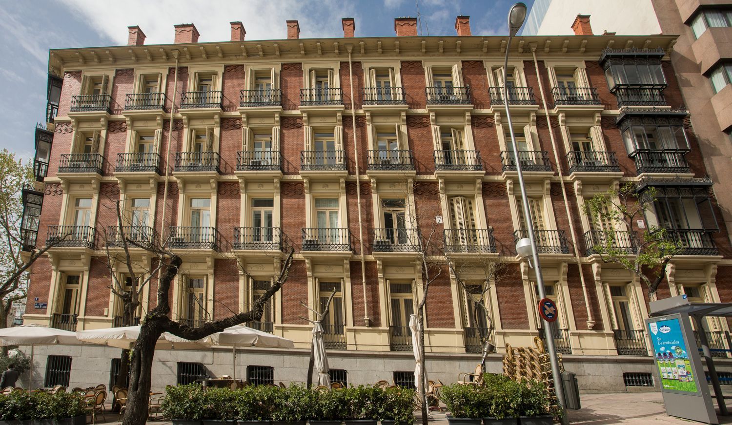 Calle de Serrano in Madrid - Explore a Shopping Hub With Luxury Boutiques –  Go Guides